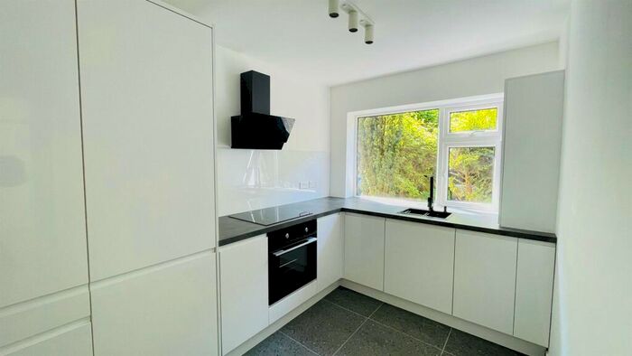 2 Bedroom Maisonette To Rent In Dale Road, Purley, CR8