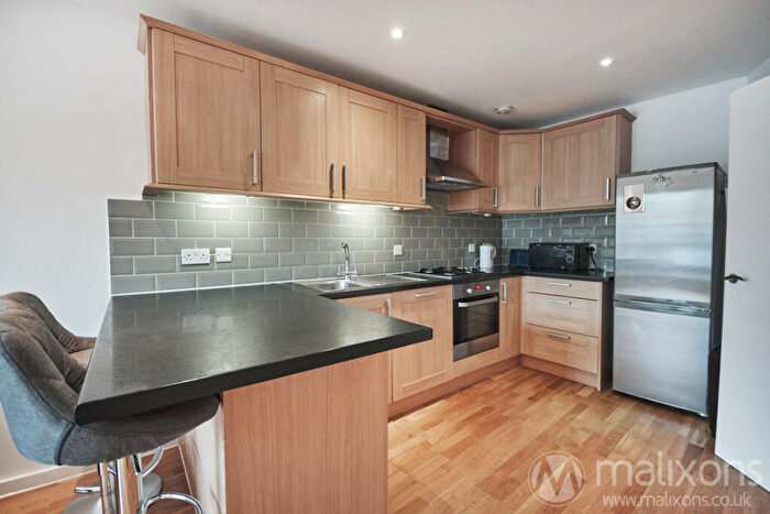 2 Bedroom Flat To Rent In St. Johns Road, London, SW11