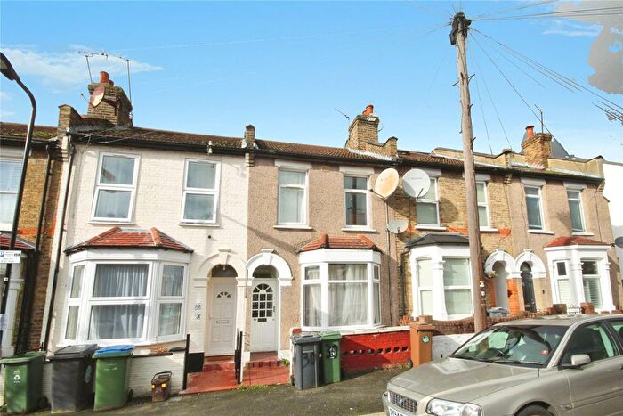 3 Bedroom Terraced House To Rent In Carlton Road, Leytonstone, E11