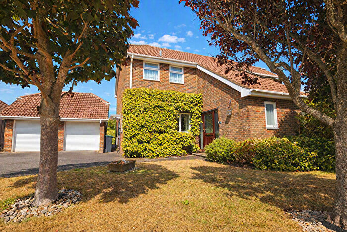 4 Bedroom Detached House For Sale In The Spur, Alverstoke, Gosport, PO12