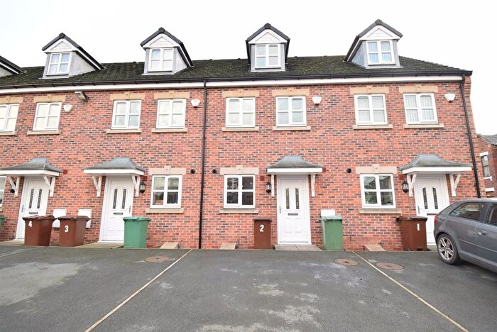 3 Bedroom Town House To Rent In Rachael Court, Horbury, WF4
