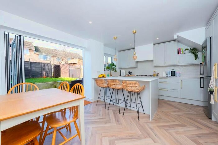 3 Bedroom Terraced House To Rent In Glenavon Gardens, Yateley, GU46