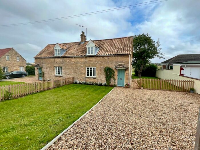 2 Bedroom Semi-Detached House To Rent In Station Road, Little Bytham, NG33