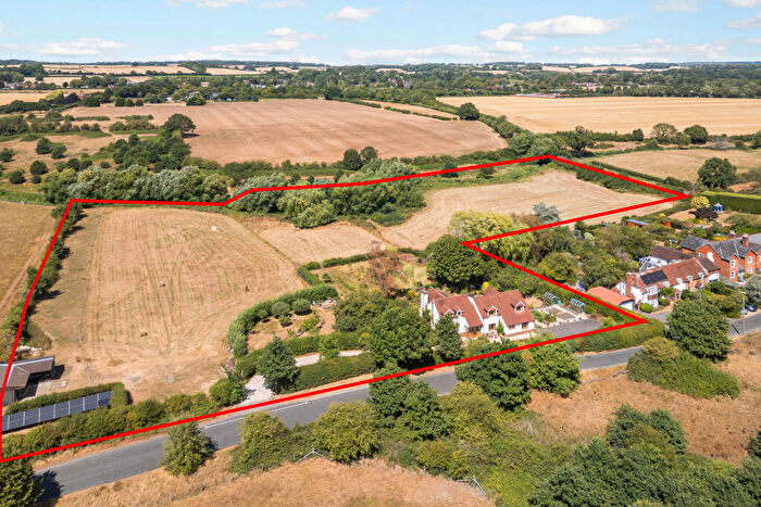 4 Bedroom House For Sale In Isington Road, Isington, GU34