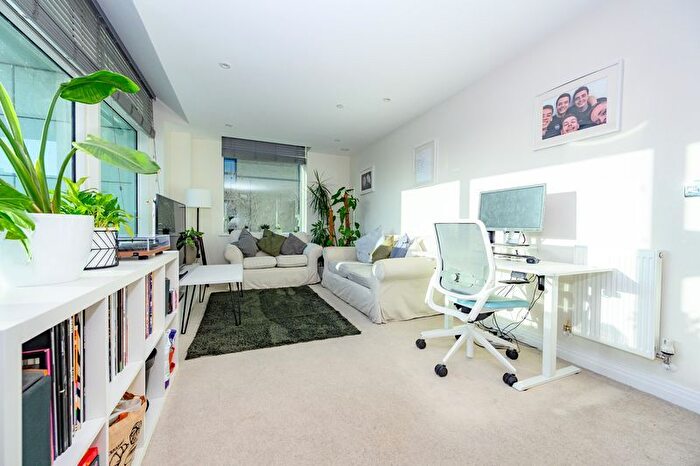 2 Bedroom Flat For Sale In Chrysler House, Bessemer Road, Welwyn Garden City, AL7