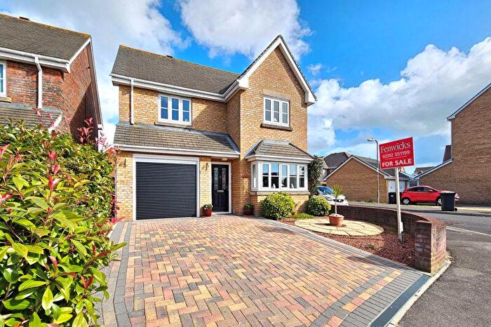 3 Bedroom Detached House For Sale In Darwin Close, Lee-On-The-Solent, PO13