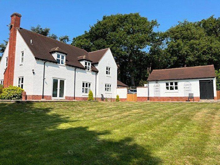 5 Bedroom Detached House To Rent In Wagon Road, Barnet, EN4