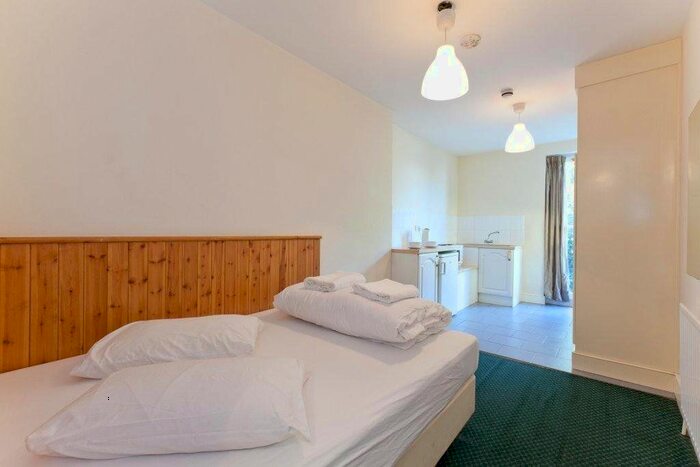 Studio To Rent In Belsize Park, London, NW3