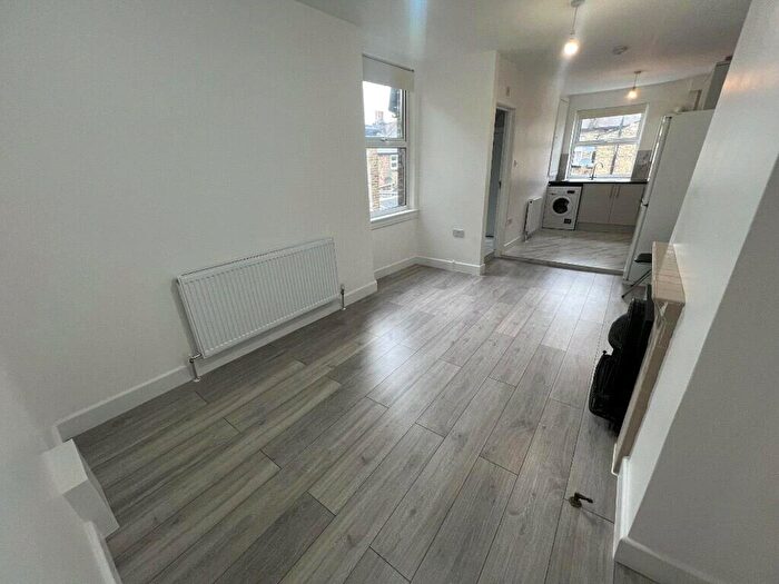 3 Bedroom Apartment To Rent In Kildare Road, London, E16