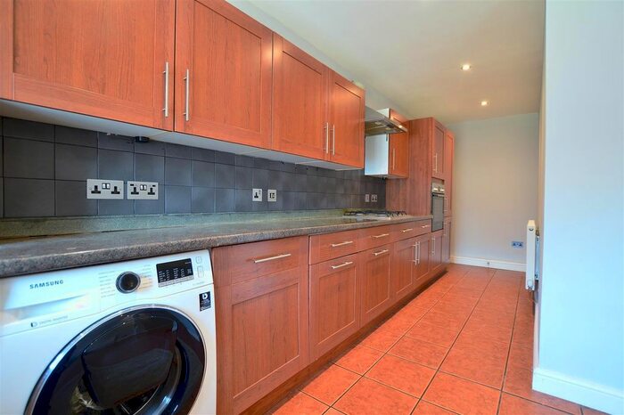 2 Bedroom Semi-Detached House To Rent In Mildenhall Road, Slough, SL1