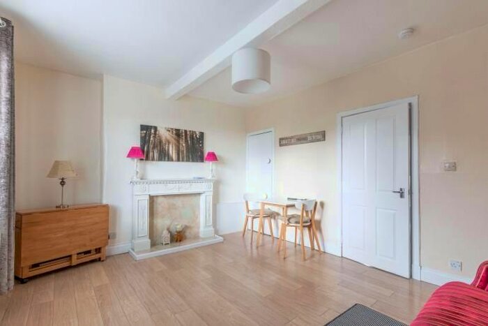 2 Bedroom Flat To Rent In Prestonfield Avenue, Edinburgh, EH16