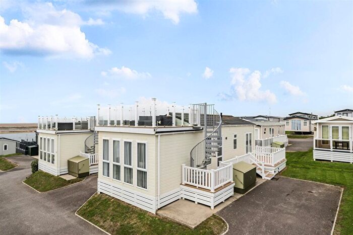 2 Bedroom Chalet For Sale In Portland Road, Weymouth, DT4