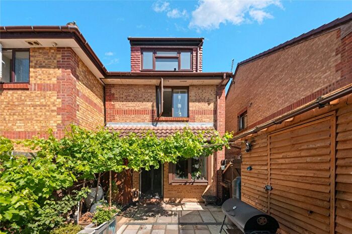 2 Bedroom End Of Terrace House For Sale In Hawthorne Crescent, West Drayton, UB7