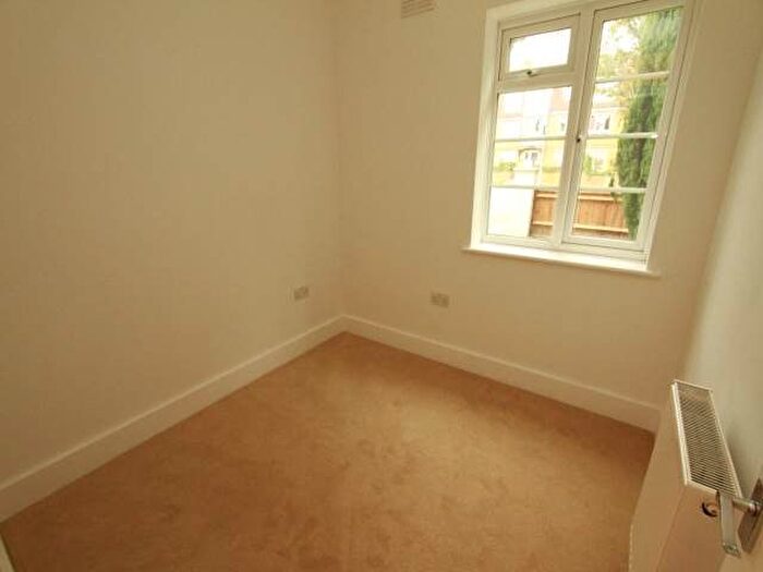 2 Bedroom Flat To Rent In College Hill Road, Harrow, Greater London, HA3