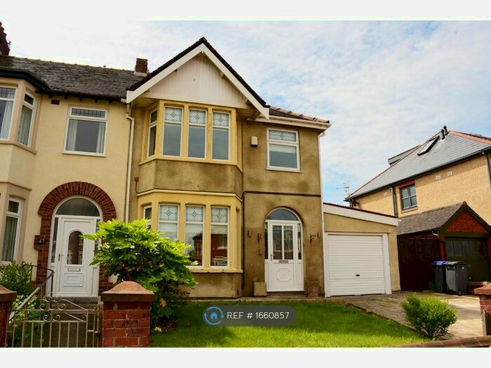 3 Bedroom Semi-Detached House To Rent In Knowle Avenue, Blackpool, FY2