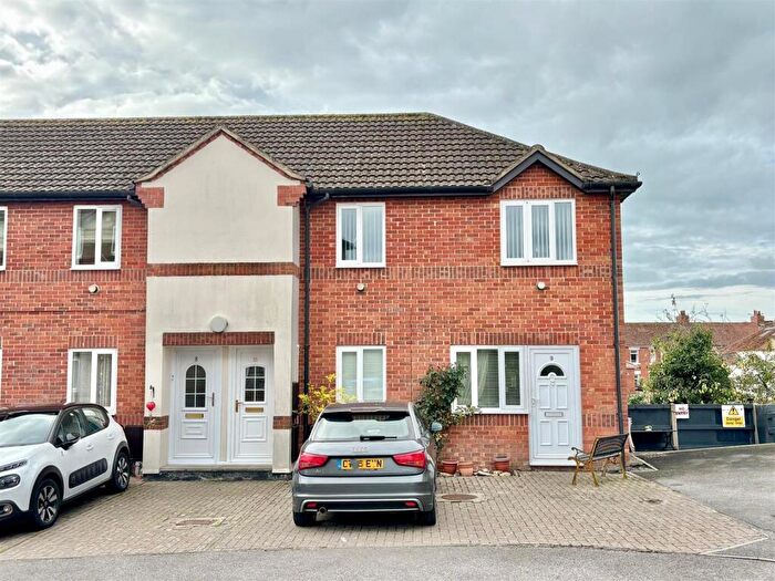 1 Bedroom Flat For Sale In Orchard Road, Trowbridge, BA14