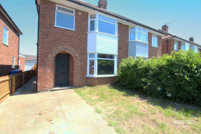 3 Bedroom Semi-Detached House To Rent In Pinecroft Road, Ipswich, IP1