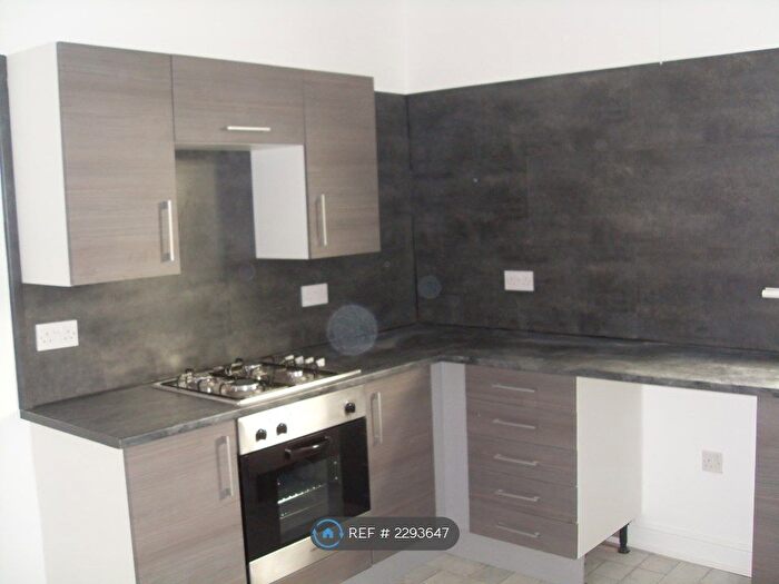 3 Bedroom Flat To Rent In Dalton Road, New Brighton, CH45