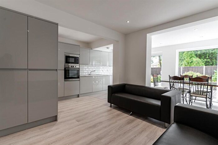 6 Bedroom House To Rent In Reservoir Road, Birmingham, B29