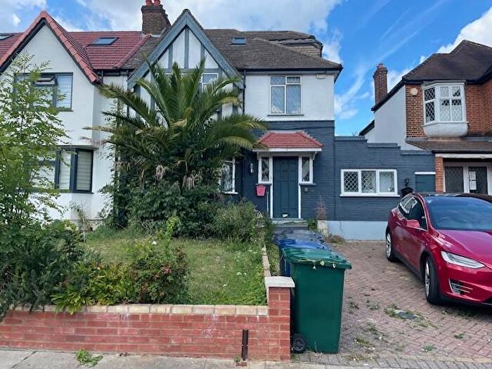 4 Bedroom Semi-Detached House To Rent In St. Margarets Road, Edgware, HA8