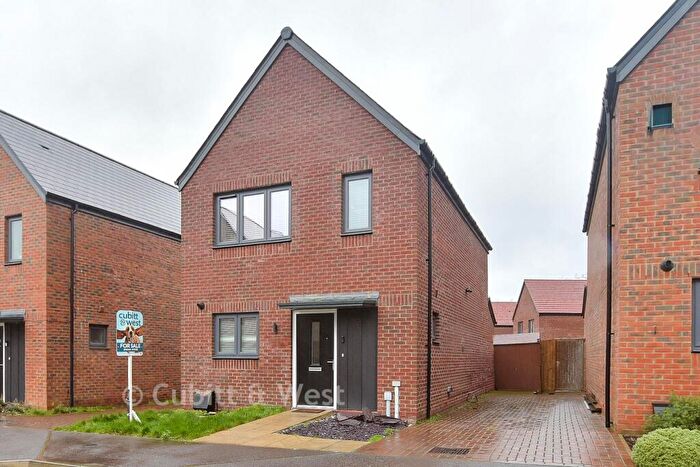 3 Bedroom Detached House For Sale In Denchy Mead, Burgess Hill, West Sussex, RH15