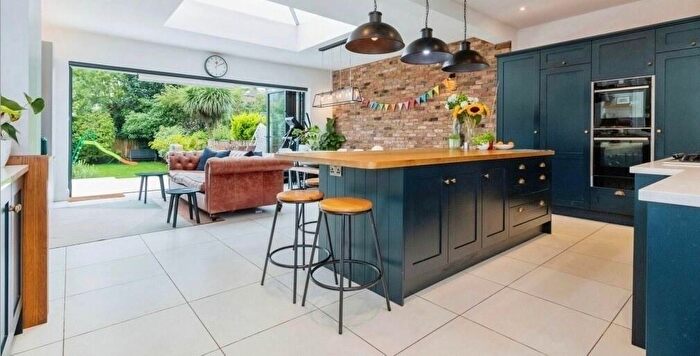 4 Bedroom Semi Detached House To Rent In Walton-on-Thames, Surrey, KT13