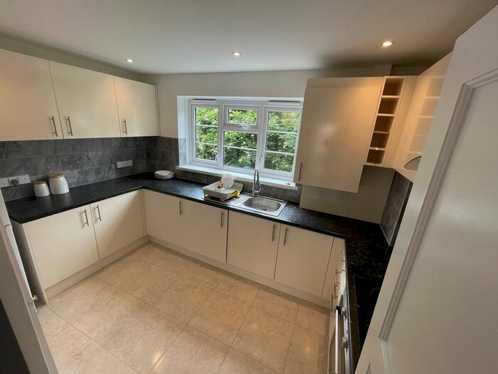 3 Bedroom Flat To Rent In Gladstone Avenue, London, N22