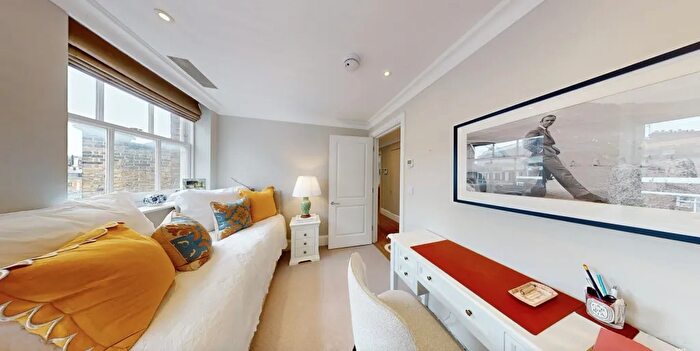 4 Bedroom Flat To Rent In Herbert Cresent, London, SW1X