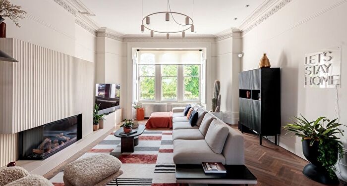 6 Bedroom Property For Sale In West Grove, West Greenwich, SE10