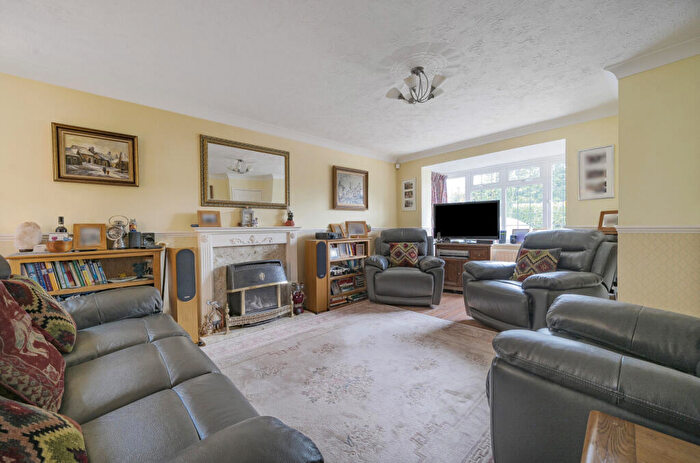 5 Bedroom Detached House For Sale In Lapin Lane, Basingstoke, Hampshire, RG22