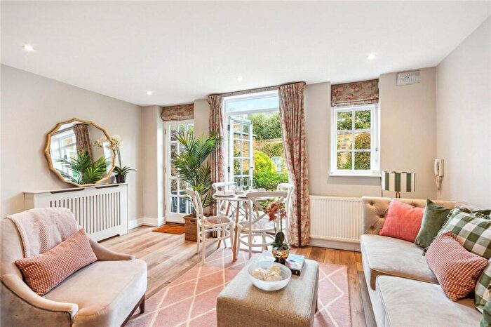 1 Bedroom Terraced House To Rent In Hepburn Mews, SW11