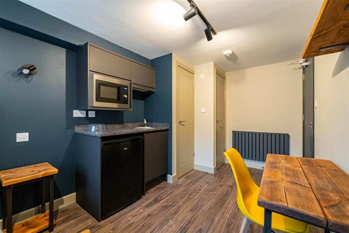 6 Bedroom House To Rent In Heeley Road, Birmingham, B29