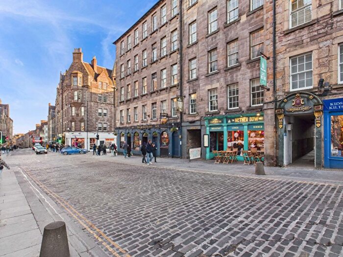 4 Bedroom Flat To Rent In Worlds End Close, Old Town, Edinburgh, EH1