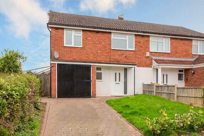 3 Bedroom Semi-Detached House To Rent In Swallow Croft, Lichfield, WS13