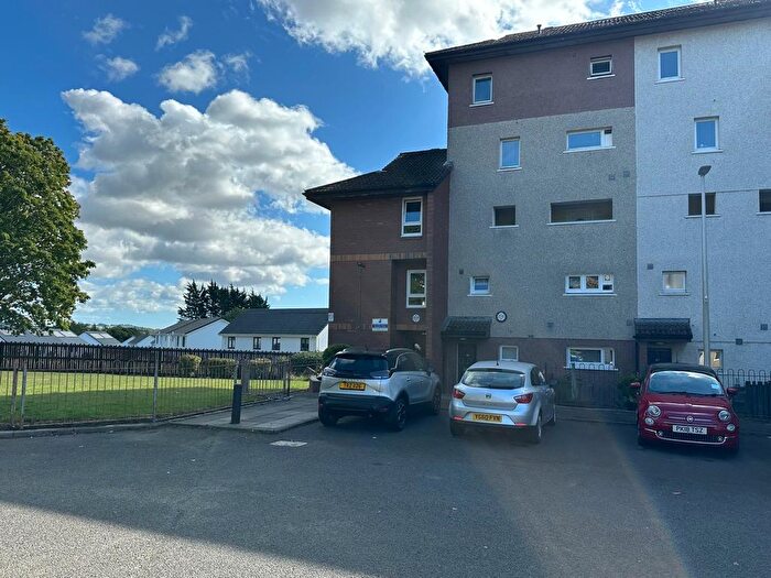 3 Bedroom Semi-Detached House To Rent In Speckled Wood Court Dundee, DD4