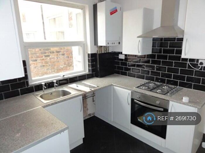 4 Bedroom Terraced House To Rent In Vittoria Street, Birkenhead, CH41