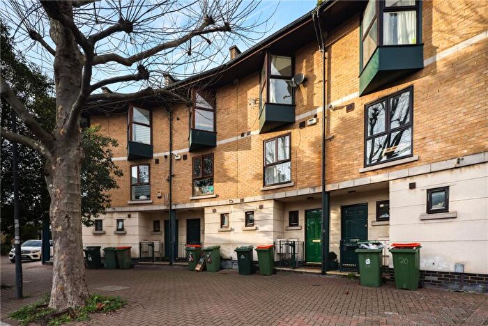 4 Bedroom Terraced House To Rent In Gatcombe Road, Beckton, London, E16