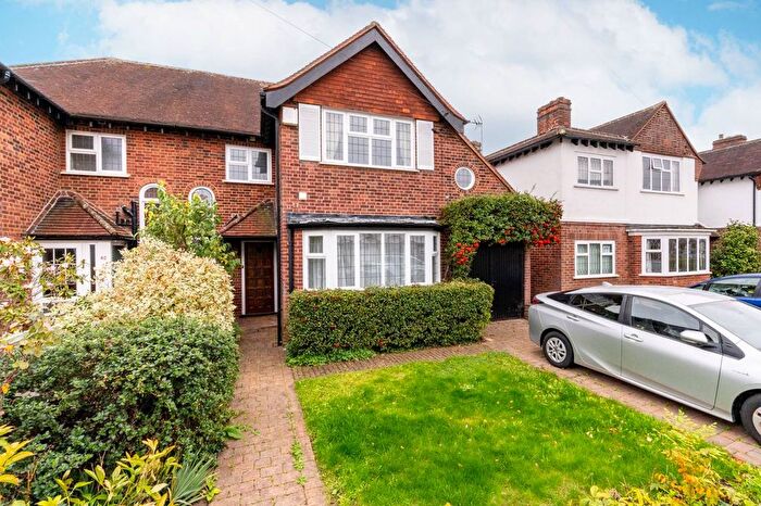 3 Bedroom Semi Detached House For Sale In Overdale Avenue, New Malden, KT3