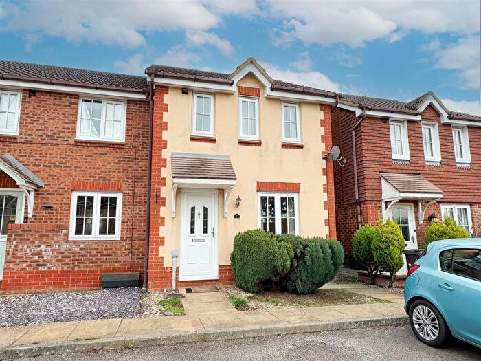 2 Bedroom House To Rent In Middleton Way, Leighton Buzzard, LU7