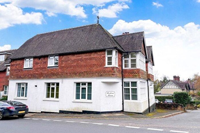2 Bedroom Flat To Rent In Stone Cross, Mayfield, TN20