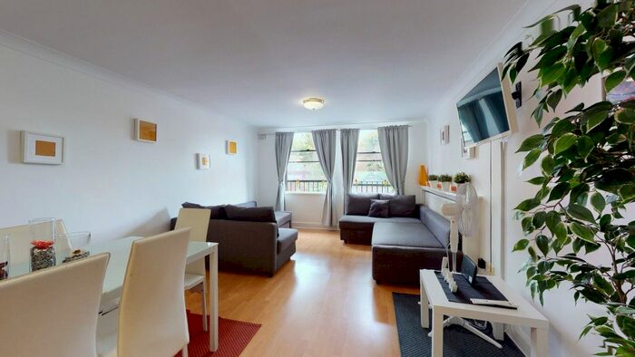 2 Bedroom Flat To Rent In Queensborough Terrace, London, W2