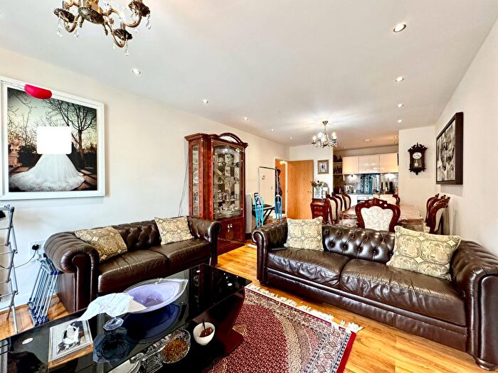 2 Bedroom Flat For Sale In Echo Court, Telegraph Avenue, London, NW9