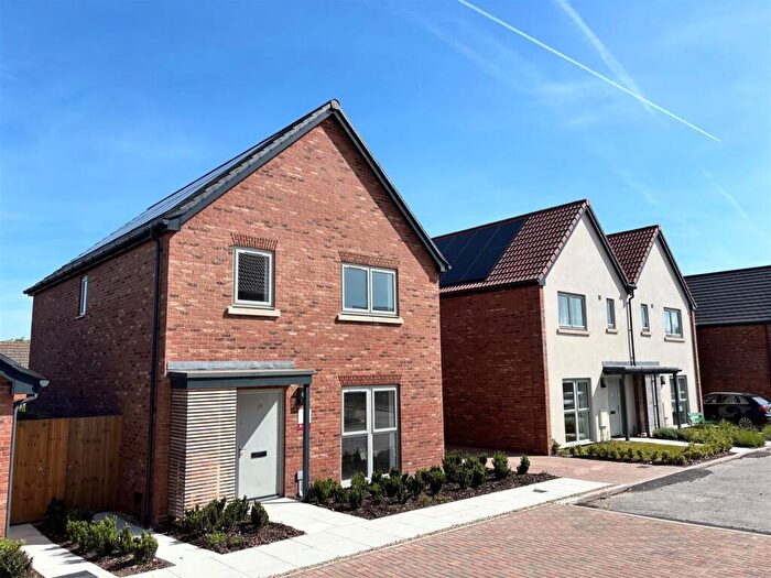 4 Bedroom Detached House For Sale In Kempster's Reach, Worton, Devizes, SN10