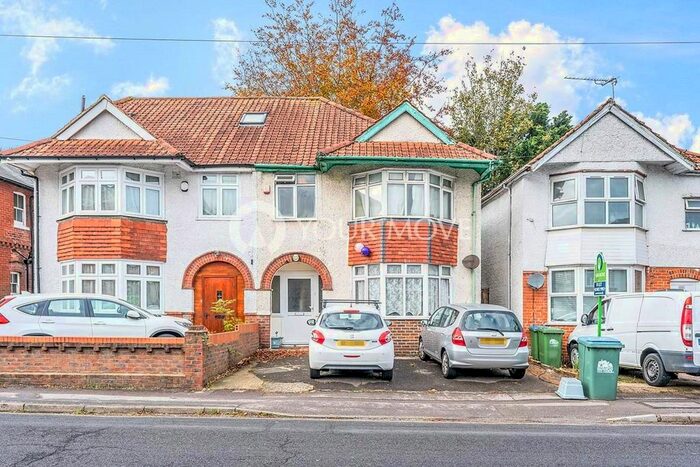 6 Bedroom Semi-Detached House To Rent In Shaftesbury Avenue, Southampton, Hampshire, SO17