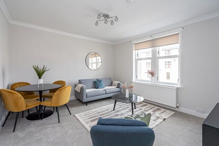 2 Bedroom Flat To Rent In Hepburn Street, Dundee, DD3