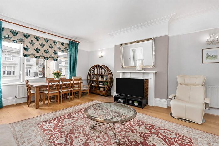 2 Bedroom Flat To Rent In Buckland Crescent, Belsize Park, NW3