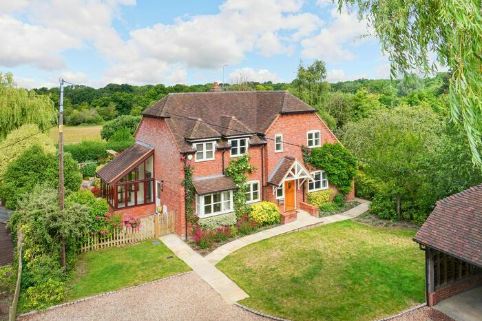 3 Bedroom Detached House For Sale In Broad Oak, Odiham, Hook, Hampshire, RG29