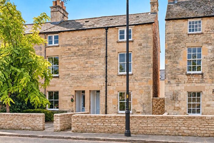 4 Bedroom End Terrace House For Sale In Watermoor Road, Cirencester, GL7
