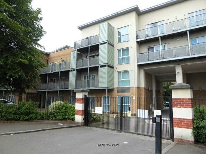 2 Bedroom Flat To Rent In Hibernia Road, Hounslow, TW3