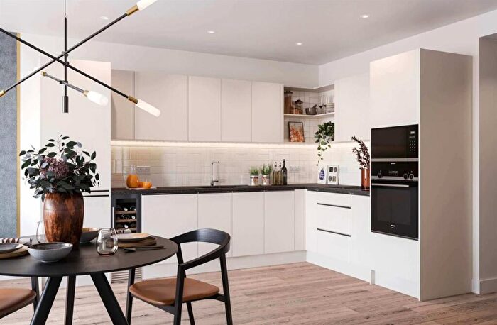 1 Bedroom Apartment For Sale In Lombard Square, Southlake Road, London, SE28